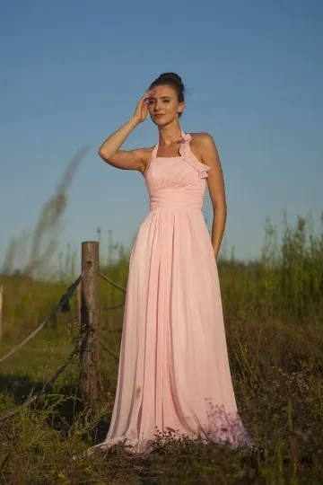 Robe élégante plissée pour mariage rose pastel à col halter en mousseline