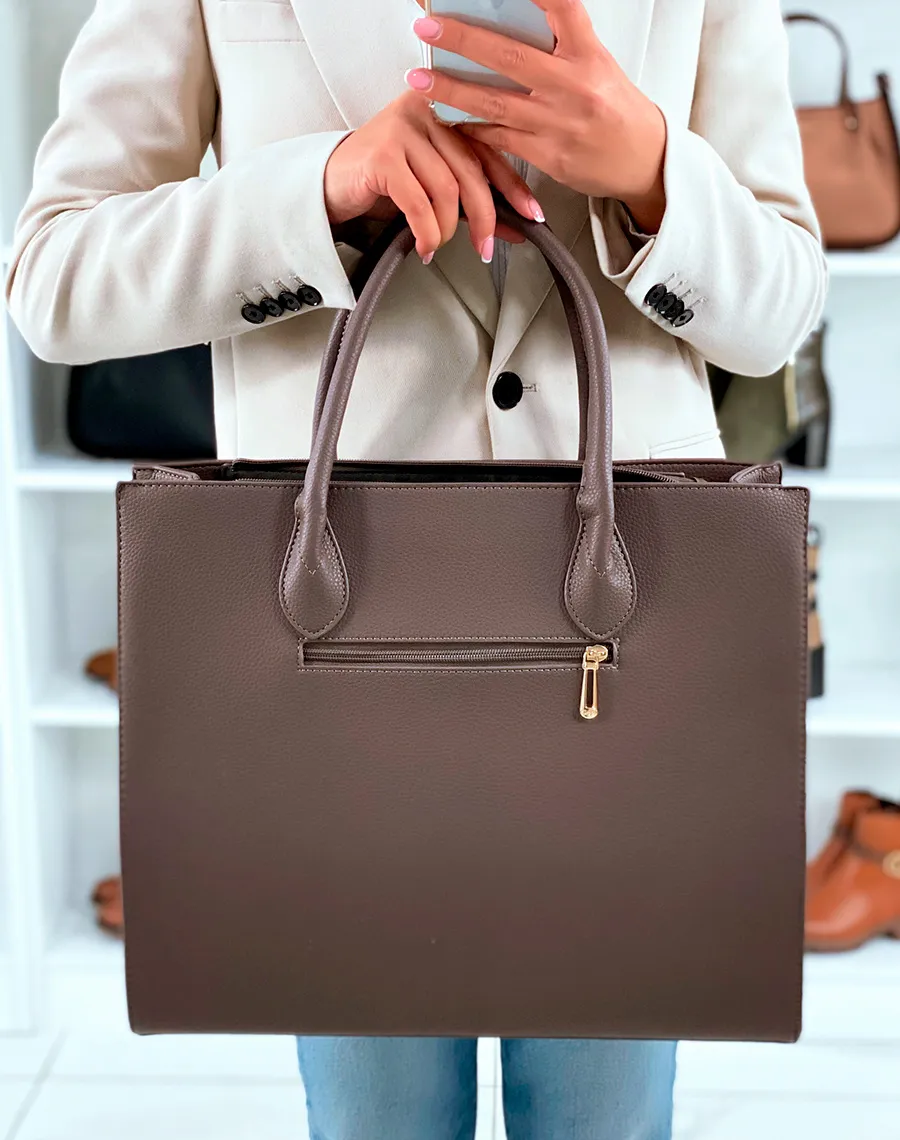 Sac taupe foncé pratique et élégant